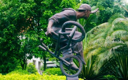 自行车运动雕像图片