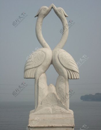 双鹤雕塑图片