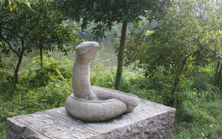 蛇石雕图片