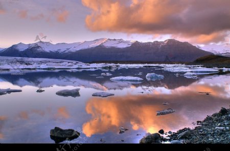 冰河湖图片