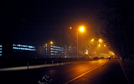 郑州市北环路华北水利学院夜景有噪点图片