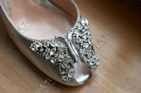 水晶蝴蝶女鞋图片