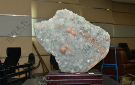 晶体矿石图片