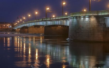 圣彼得堡冬天桥梁夜景图片