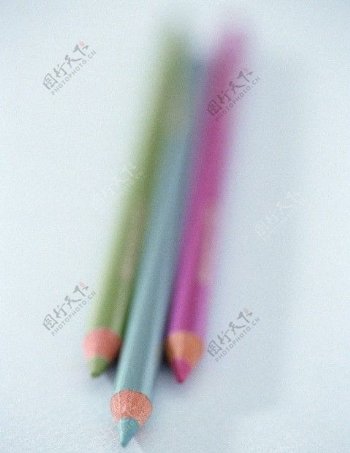 铅笔画笔彩笔文具图片