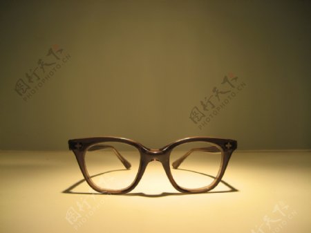 金融眼镜02图片