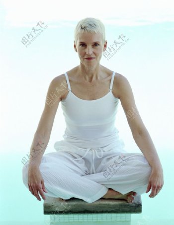 瑜珈女人图片