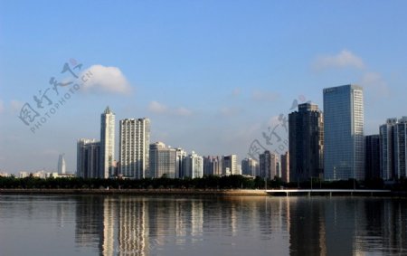 珠江边商务大楼图片