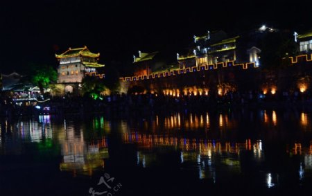 凤凰夜景图片