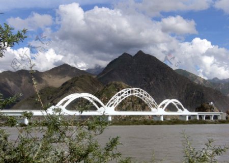 青藏铁路特大桥图片