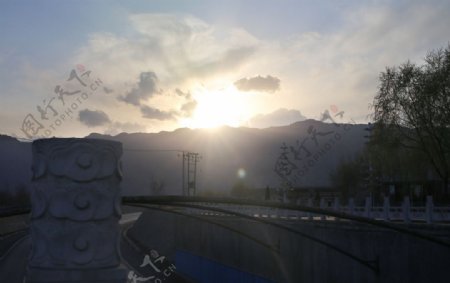 贺兰山夕阳图片