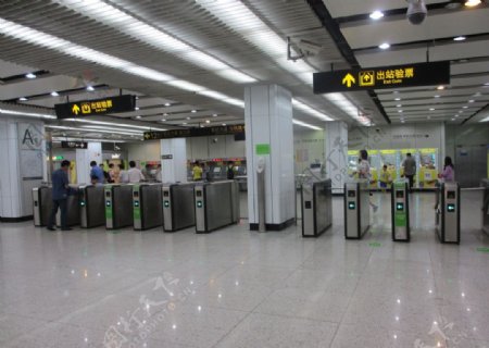 上海地铁站闸机图片