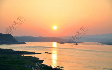 江边落日图片