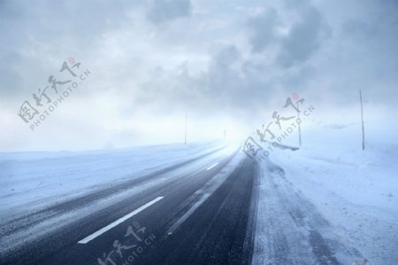 冬天的公路图片