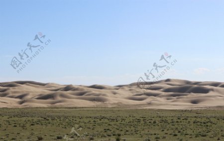魅力青海湖沙漠丘陵图片