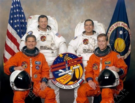 STS113太空任务航天员合影图片