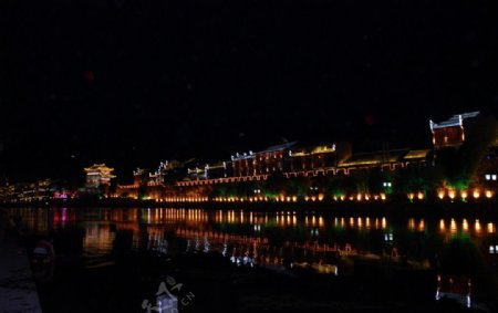凤凰夜景图片