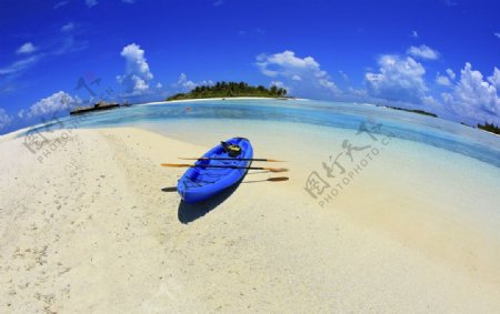 海岛海滩皮划艇图片