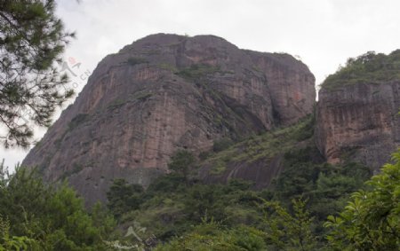 广东梅州南台山悬崖图片