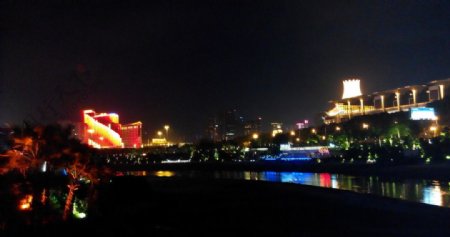 南宁民歌湖夜景图片