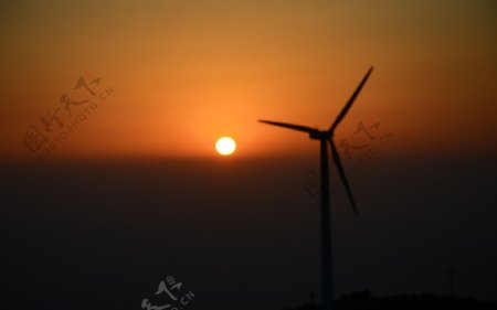 日落时的风车图片