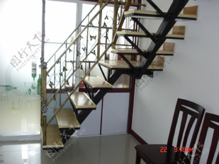 室内铁艺楼梯图片
