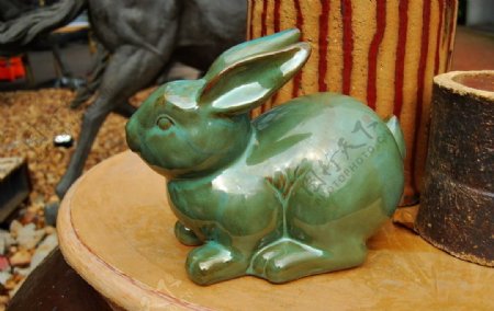 绿釉陶瓷兔子图片