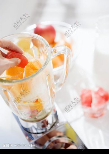 水果榨汁图片