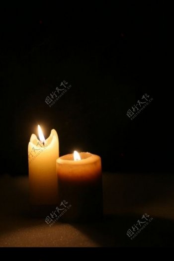 燃烧的蜡烛图片