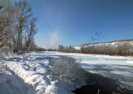 不冻河冬天景观图片