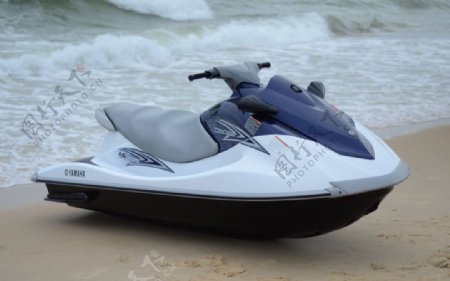 沙滩摩托艇图片