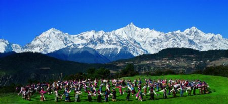 梅里雪山藏族舞蹈图片