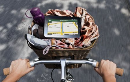 自行车与平板电脑图片