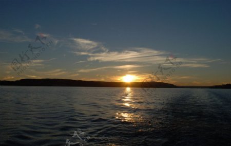 博登湖夕阳景色图片