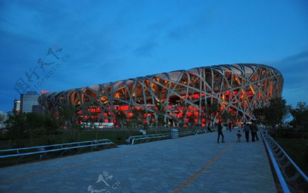 鸟巢夜景图片