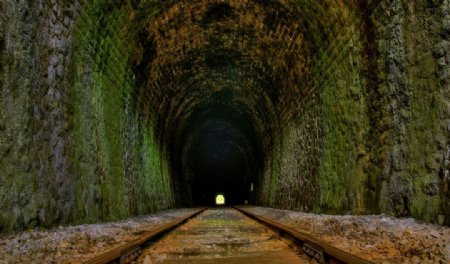 火车隧道图片
