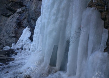 房山庄公院冰瀑布图片