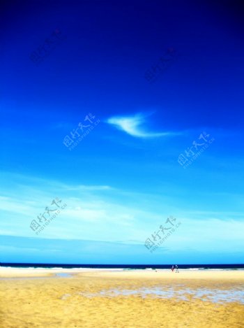 海岸蓝天图片