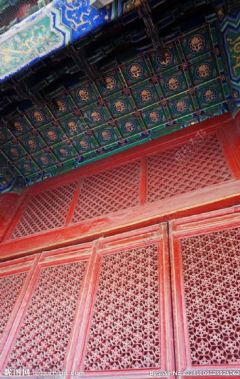 中式建筑红色门窗图片