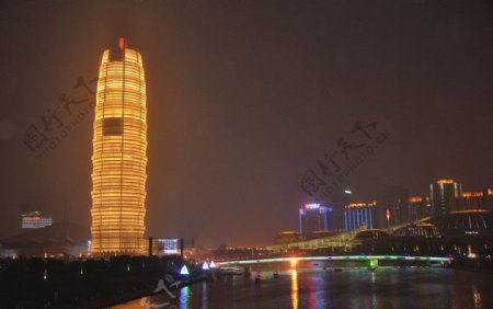 郑东夜景图片
