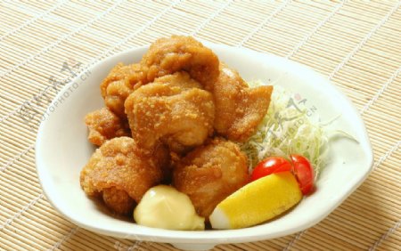 日本料理日式龙田炸鸡块炸图片