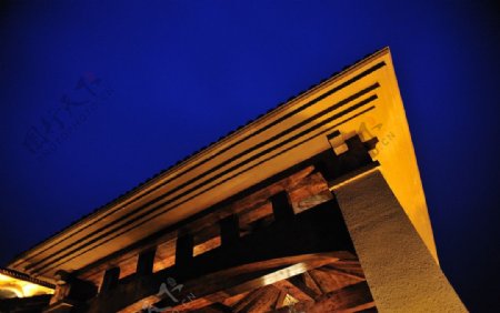 蓝色夜空建筑图片