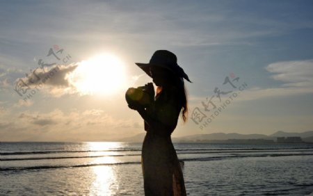 沙滩海南美女图片