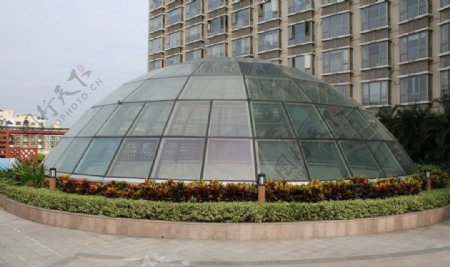 玻璃球建筑图片