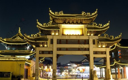 无锡南禅市大门夜景图片