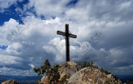 山顶十字架图片