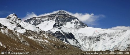 珠穆朗玛峰旗云图片