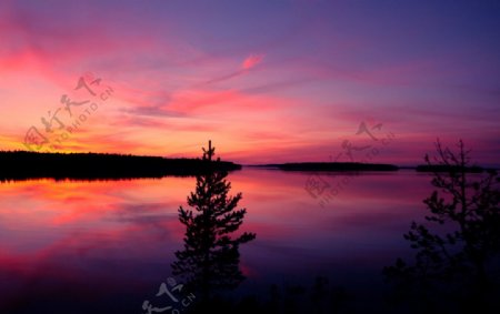 湖泊落日景色图片
