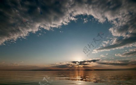 贝加尔湖日落风光图片