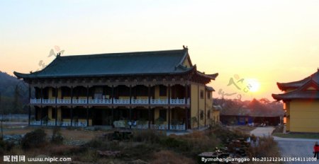 夕阳下的东林寺图片